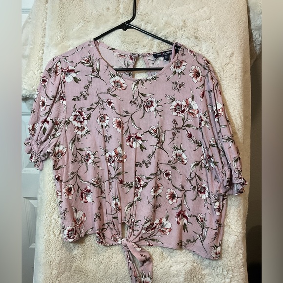 Pink flowered blouse - Picture 1 of 4